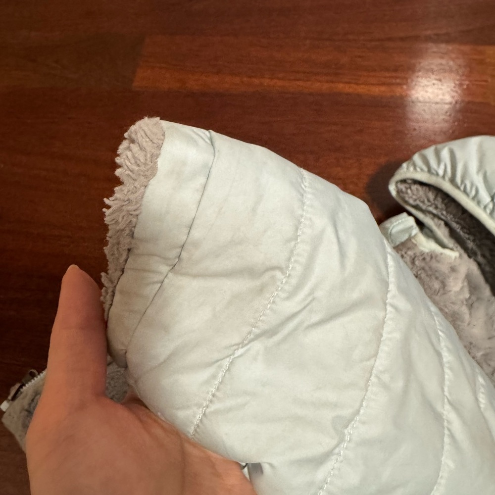 The North Face Reversible Gray Quilted Puffer Jacket - Picture 7 of 8